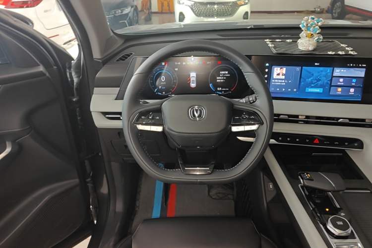 Used CHANGAN CS75 PLUS 2024 3rd Generation Champion Edition 1.5T Intelligent Drive Dynamic Model Steering Wheel
