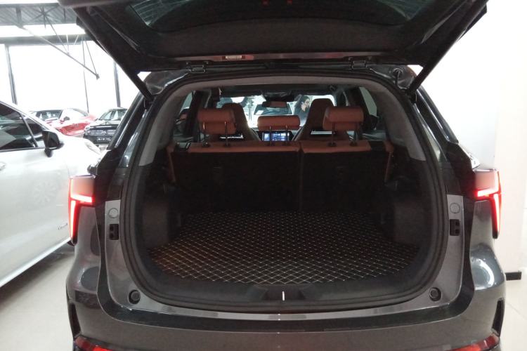 Used CHANGAN CS75 PLUS 2024 3rd Generation Champion Edition 1.5T Intelligent Drive Dynamic Model Trunk