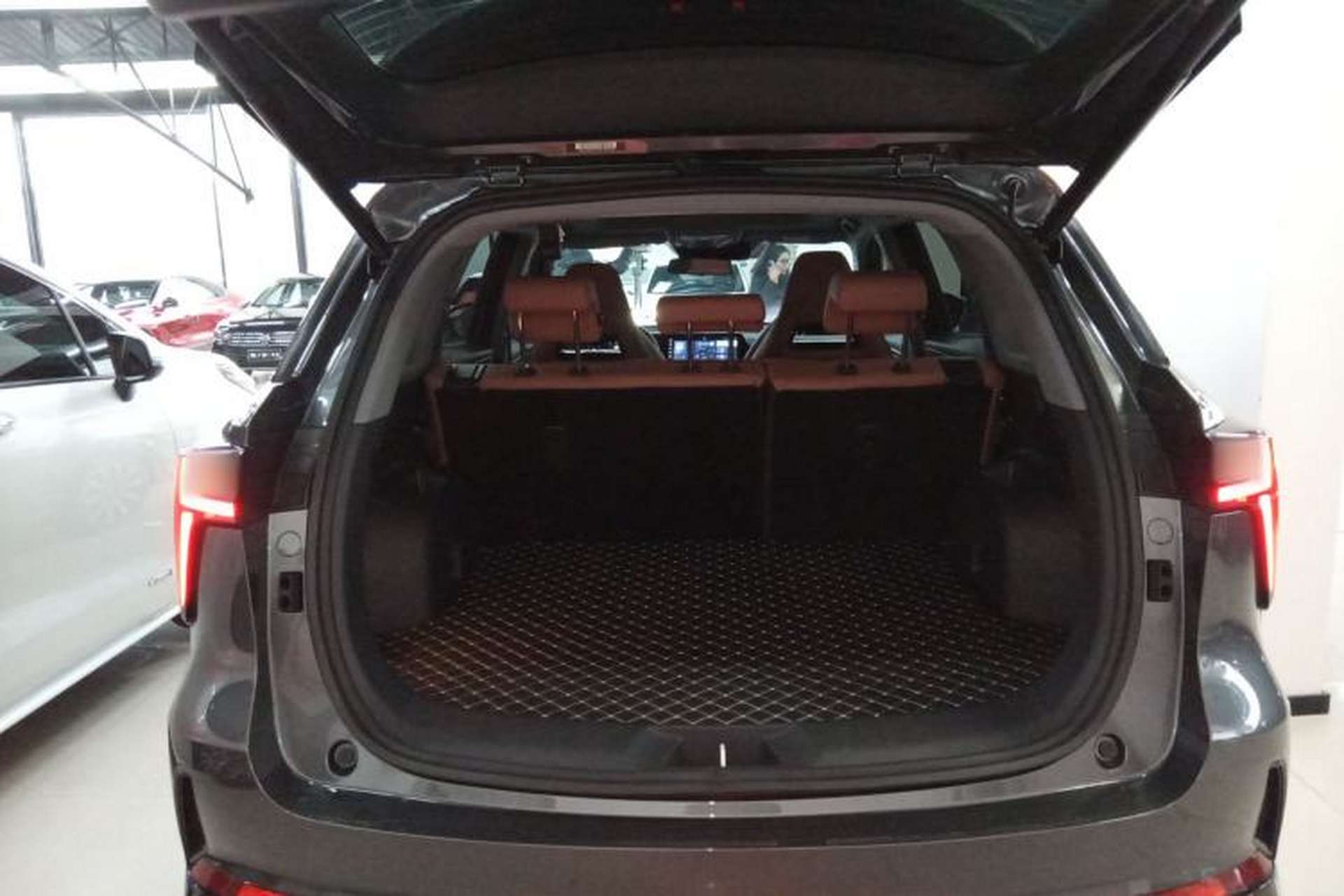 Used CHANGAN CS75 PLUS 2024 3rd Generation Champion Edition 1.5T Intelligent Drive Dynamic Model Trunk