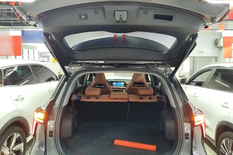 Used CHANGAN CS75 PLUS 2024 3rd Generation Champion Edition 1.5T Intelligent Drive Dynamic Model Trunk