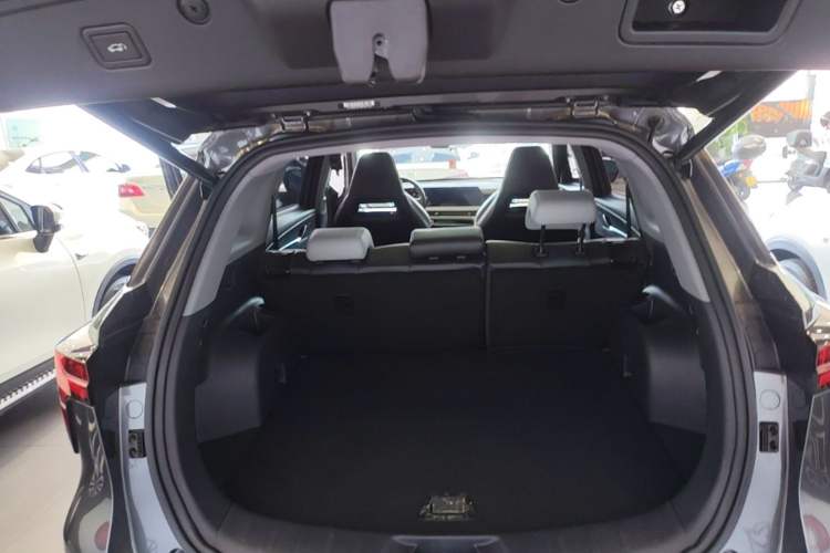 Used CHANGAN CS75 PLUS 2024 3rd Generation Champion Edition 1.5T Intelligent Drive Dynamic Model Trunk