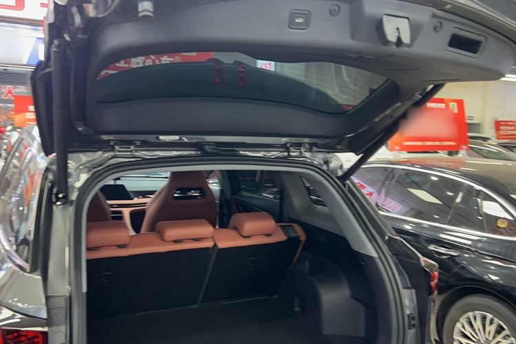 Used CHANGAN CS75 PLUS 2024 3rd Generation Champion Edition 1.5T Intelligent Drive Dynamic Model Trunk