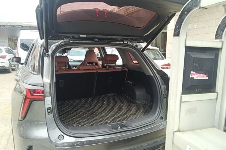 Used CHANGAN CS75 PLUS 2024 3rd Generation Champion Edition 1.5T Intelligent Drive Dynamic Model Trunk