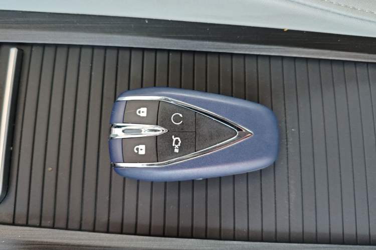 Used CHANGAN CS75 PLUS 2024 3rd Generation Champion Edition 1.5T Intelligent Drive Dynamic Model Vehicle Key