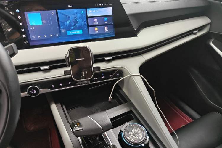Used CHANGAN CS75 PLUS 2024 3rd Generation Champion Edition 1.5T Intelligent Drive Dynamic Model Audio And AC Panel