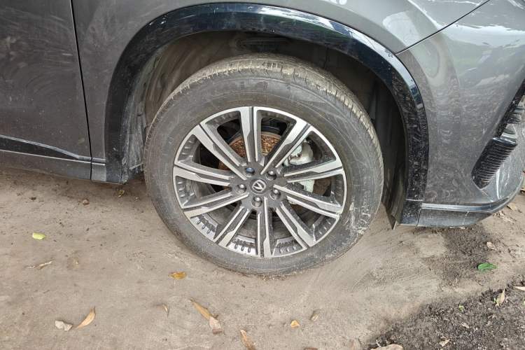 Used CHANGAN CS75 PLUS 2024 3rd Generation Champion Edition 1.5T Intelligent Drive Dynamic Model Right Front Wheel Hub