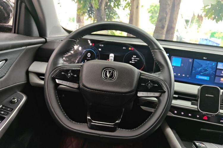 Used CHANGAN CS75 PLUS 2024 3rd Generation Champion Edition 1.5T Intelligent Drive Dynamic Model Steering Wheel