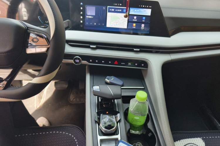 Used CHANGAN CS75 PLUS 2024 3rd Generation Champion Edition 1.5T Intelligent Drive Dynamic Model Audio And AC Panel