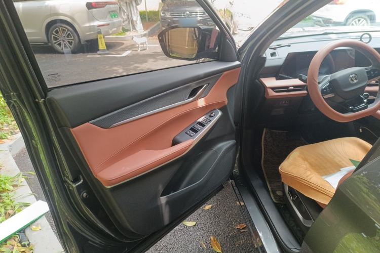 Used CHANGAN CS75 PLUS 2024 3rd Generation Champion Edition 1.5T Intelligent Drive Dynamic Model Driver Seat