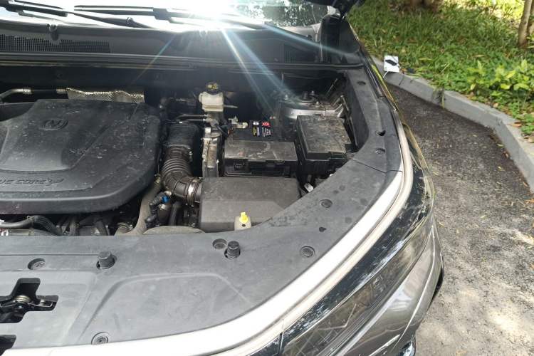 Used CHANGAN CS75 PLUS 2024 3rd Generation Champion Edition 1.5T Intelligent Drive Dynamic Model Engine Bay Left