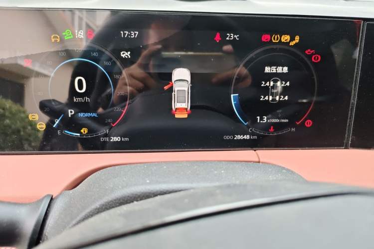 Used CHANGAN CS75 PLUS 2024 3rd Generation Champion Edition 2.0T Intelligent Drive Performance Model Odometer Close Up