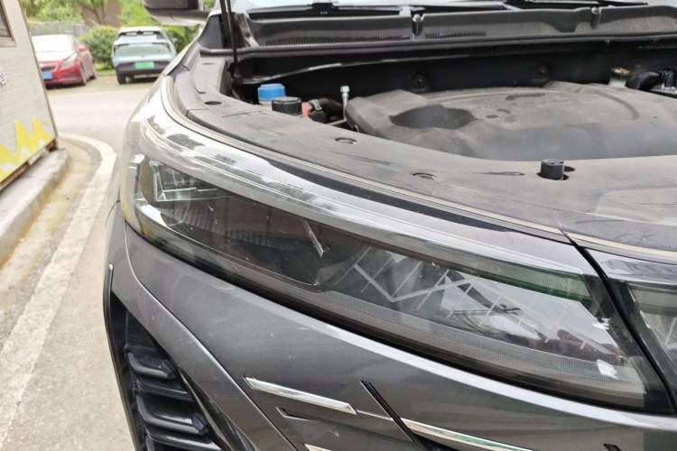 Used CHANGAN CS75 PLUS 2024 3rd Generation Champion Edition 2.0T Intelligent Drive Performance Model Right Front Headlight