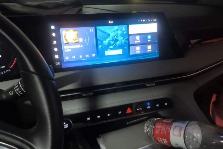 Used CHANGAN CS75 PLUS 2024 3rd Generation Champion Edition 1.5T Intelligent Drive Dynamic Model Audio And AC Panel