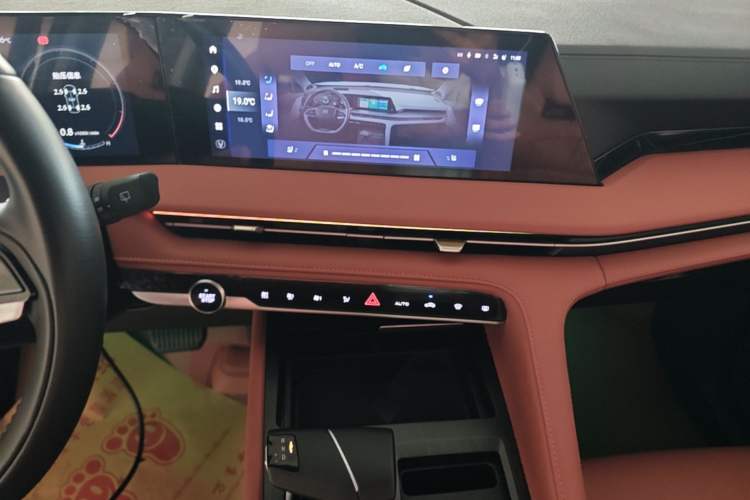 Used CHANGAN CS75 PLUS 2024 3rd Generation Champion Edition 2.0T Intelligent Drive Performance Model Audio And AC Panel
