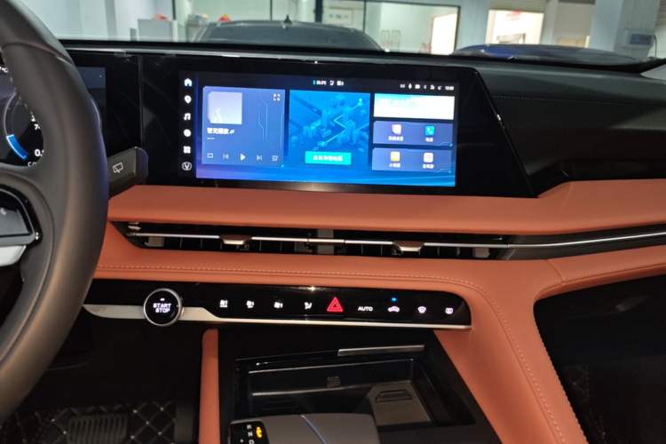 Used CHANGAN CS75 PLUS 2024 3rd Generation Champion Edition 1.5T Intelligent Drive Dynamic Model Audio And AC Panel