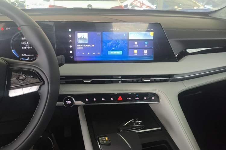 Used CHANGAN CS75 PLUS 2024 3rd Generation Champion Edition 1.5T Intelligent Drive Dynamic Model Audio And AC Panel