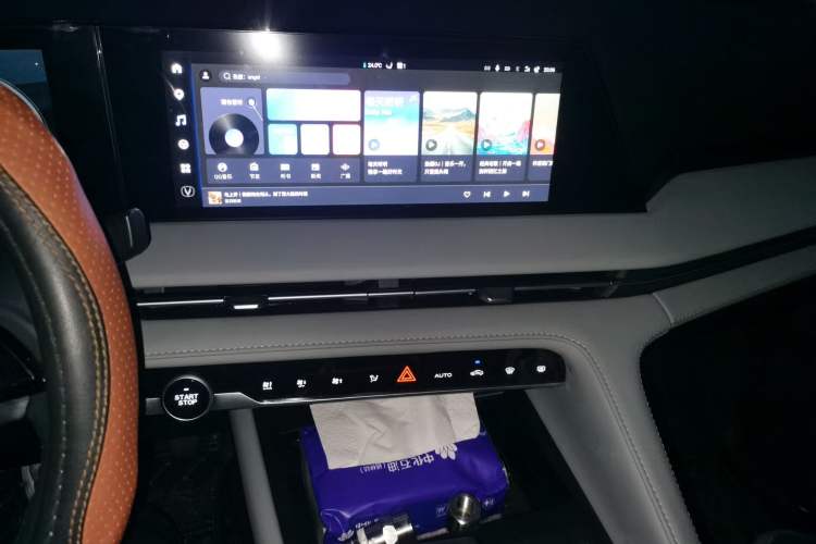 Used CHANGAN CS75 PLUS 2024 3rd Generation Champion Edition 1.5T Intelligent Drive Dynamic Model Audio And AC Panel