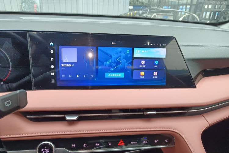 Used CHANGAN CS75 PLUS 2024 3rd Generation Champion Edition 1.5T Intelligent Drive Dynamic Model Audio And AC Panel