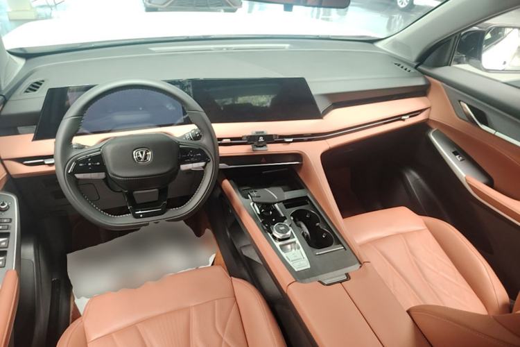 Used CHANGAN CS75 PLUS 2024 3rd Generation Champion Edition 1.5T Intelligent Drive Dynamic Model Center Console