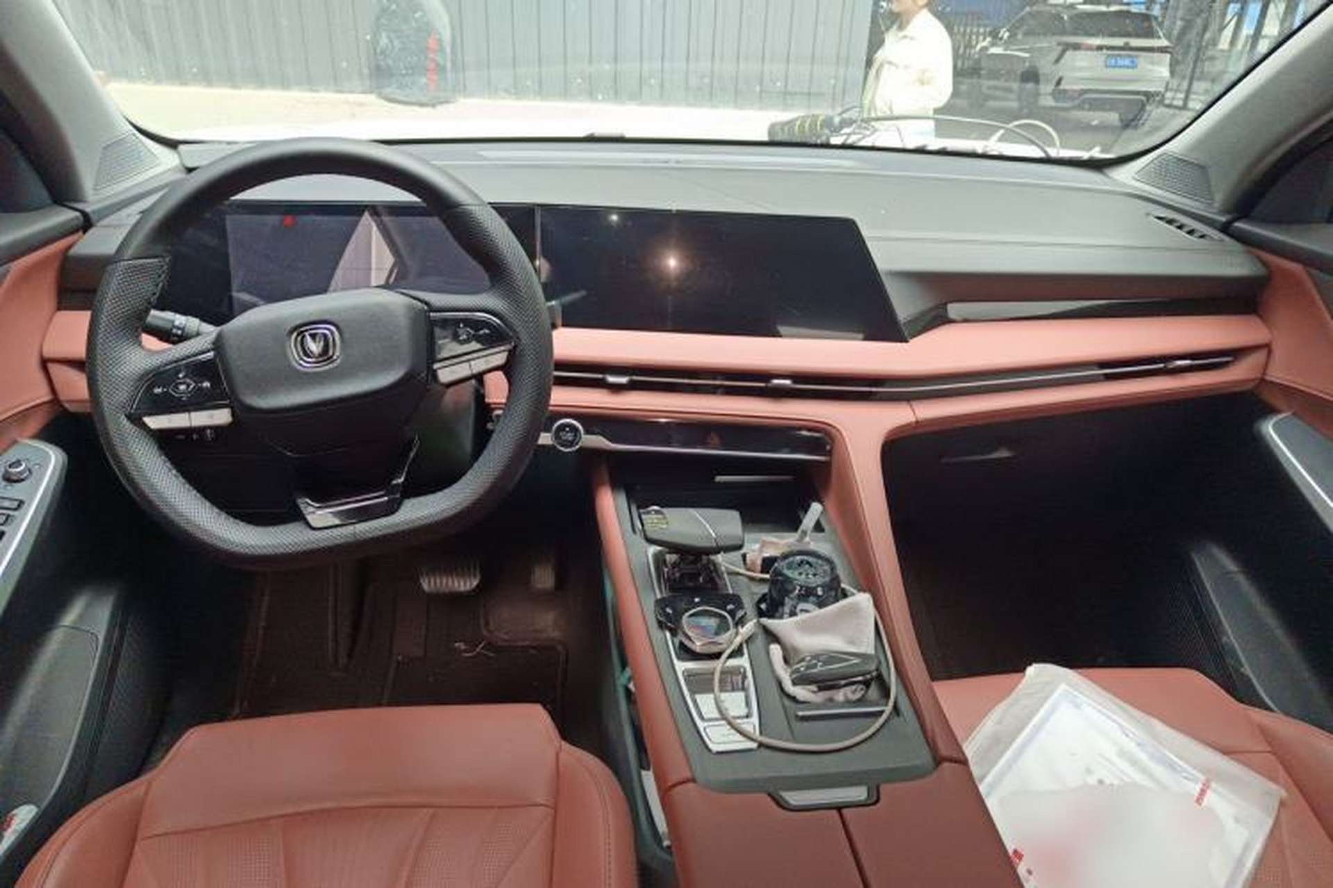 Used CHANGAN CS75 PLUS 2024 3rd Generation Champion Edition 1.5T Intelligent Drive Dynamic Model Center Console