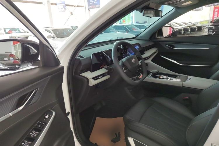 Used CHANGAN CS75 PLUS 2024 3rd Generation Champion Edition 1.5T Intelligent Drive Dynamic Model Driver Seat