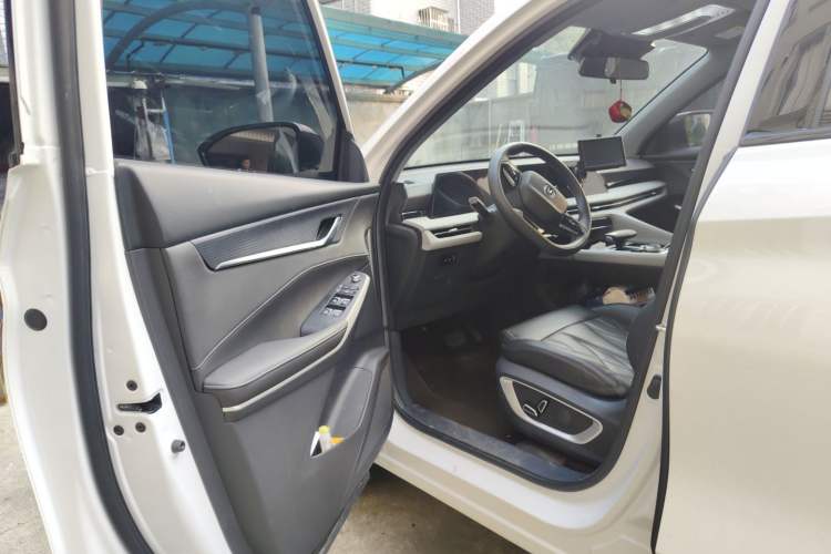 Used CHANGAN CS75 PLUS 2024 3rd Generation Champion Edition 1.5T Intelligent Drive Dynamic Model Driver Seat