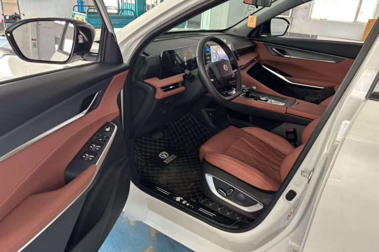 Used CHANGAN CS75 PLUS 2024 3rd Generation Champion Edition 1.5T Intelligent Drive Dynamic Model Driver Seat