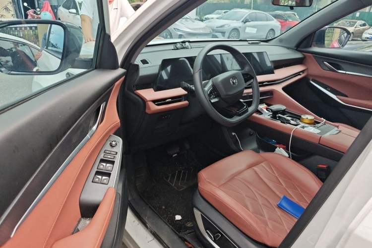 Used CHANGAN CS75 PLUS 2024 3rd Generation Champion Edition 1.5T Intelligent Drive Dynamic Model Driver Seat
