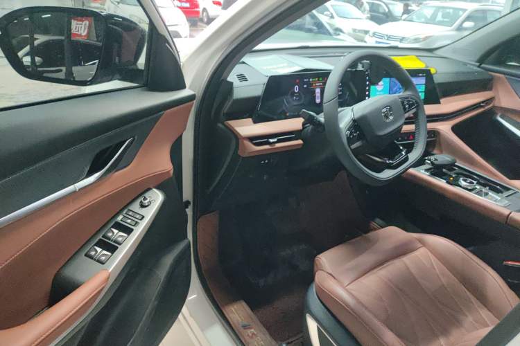 Used CHANGAN CS75 PLUS 2024 3rd Generation Champion Edition 1.5T Intelligent Drive Dynamic Model Driver Seat