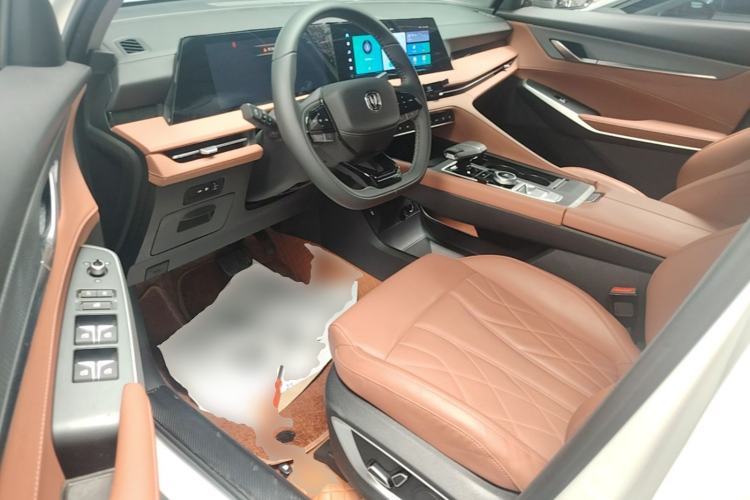 Used CHANGAN CS75 PLUS 2024 3rd Generation Champion Edition 1.5T Intelligent Drive Dynamic Model Driver Seat
