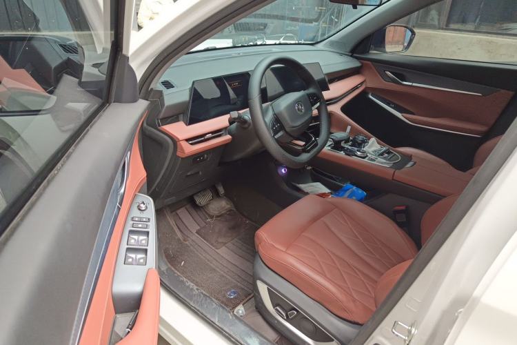 Used CHANGAN CS75 PLUS 2024 3rd Generation Champion Edition 1.5T Intelligent Drive Dynamic Model Driver Seat