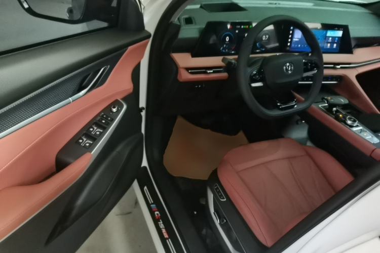 Used CHANGAN CS75 PLUS 2024 3rd Generation Champion Edition 2.0T Intelligent Drive Performance Model Driver Seat
