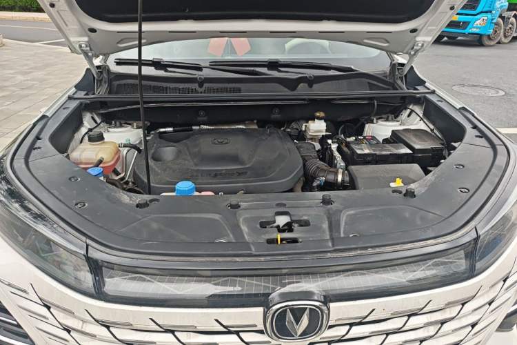Used CHANGAN CS75 PLUS 2024 3rd Generation Champion Edition 1.5T Intelligent Drive Dynamic Model Engine Bay
