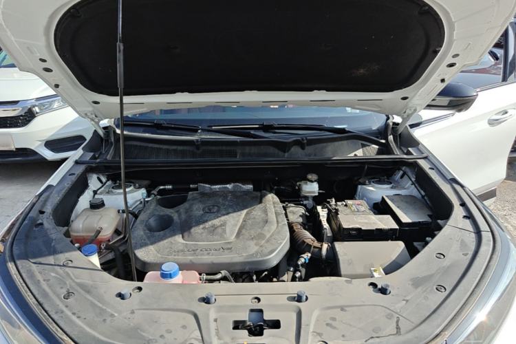 Used CHANGAN CS75 PLUS 2024 3rd Generation Champion Edition 1.5T Intelligent Drive Dynamic Model Engine Bay