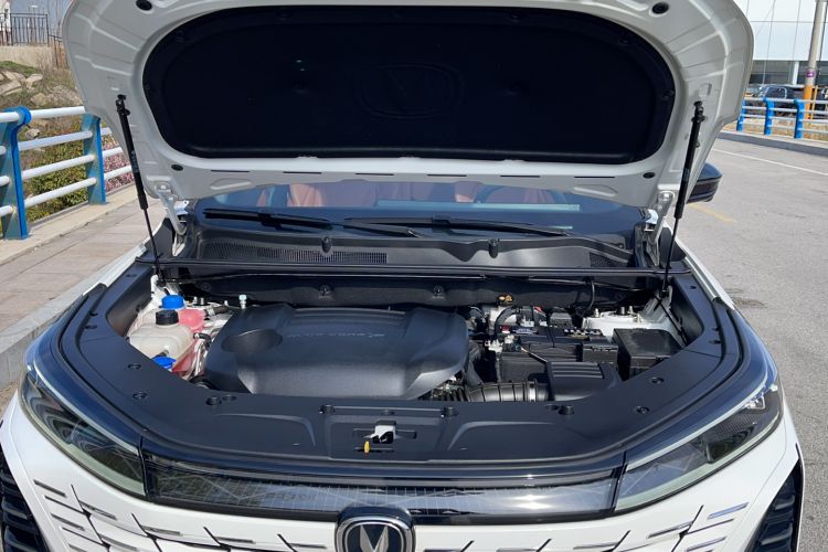 Used CHANGAN CS75 PLUS 2024 3rd Generation Champion Edition 2.0T Intelligent Drive Performance Model Engine Bay