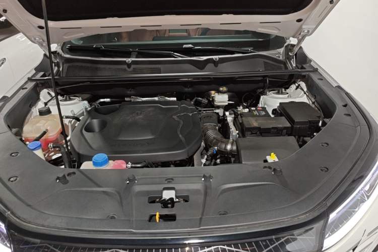 Used CHANGAN CS75 PLUS 2024 3rd Generation Champion Edition 1.5T Intelligent Drive Dynamic Model Engine Bay