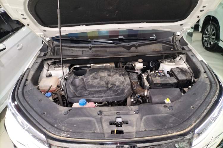 Used CHANGAN CS75 PLUS 2024 3rd Generation Champion Edition 1.5T Intelligent Drive Dynamic Model Engine Bay