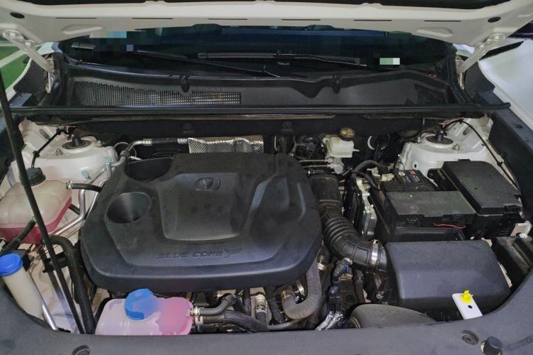 Used CHANGAN CS75 PLUS 2024 3rd Generation Champion Edition 1.5T Intelligent Drive Dynamic Model Engine Bay