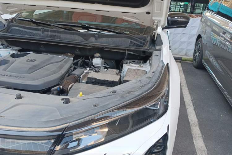 Used CHANGAN CS75 PLUS 2024 3rd Generation Champion Edition 1.5T Intelligent Drive Dynamic Model Engine Bay Left