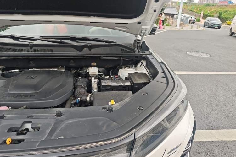 Used CHANGAN CS75 PLUS 2024 3rd Generation Champion Edition 1.5T Intelligent Drive Dynamic Model Engine Bay Left