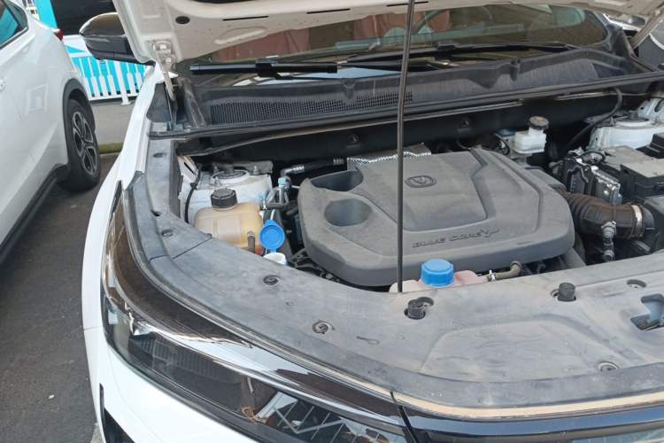 Used CHANGAN CS75 PLUS 2024 3rd Generation Champion Edition 1.5T Intelligent Drive Dynamic Model Engine Bay Right