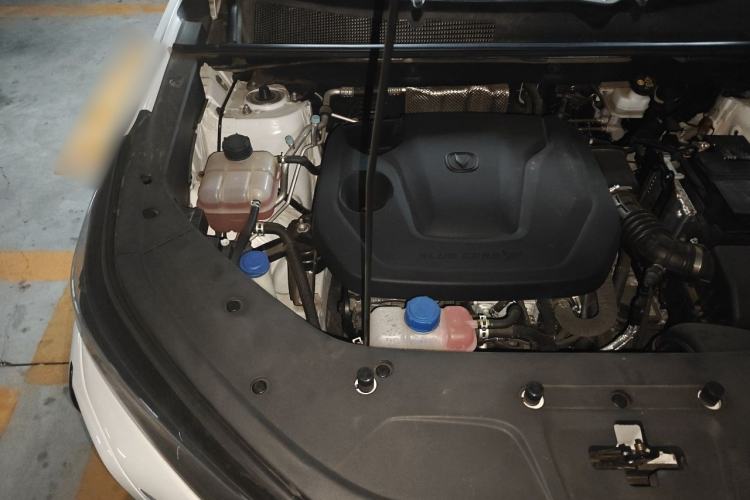 Used CHANGAN CS75 PLUS 2024 3rd Generation Champion Edition 1.5T Intelligent Drive Dynamic Model Engine Bay Right
