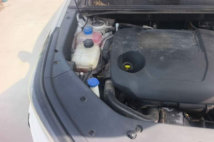 Used CHANGAN CS75 PLUS 2024 3rd Generation Champion Edition 2.0T Intelligent Drive Performance Model Engine Bay Right