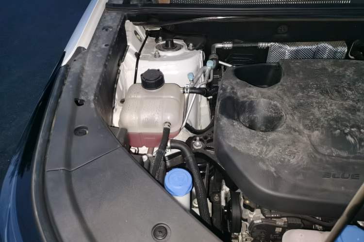 Used CHANGAN CS75 PLUS 2024 3rd Generation Champion Edition 1.5T Intelligent Drive Dynamic Model Engine Bay Right