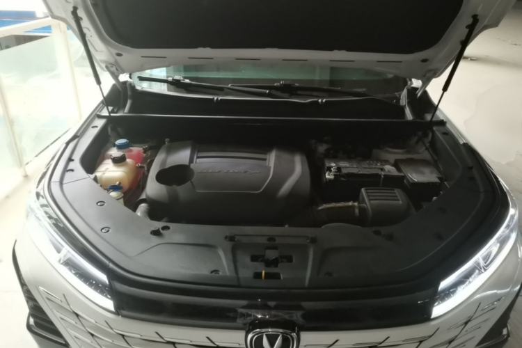 Used CHANGAN CS75 PLUS 2024 3rd Generation Champion Edition 2.0T Intelligent Drive Performance Model Engine Bay