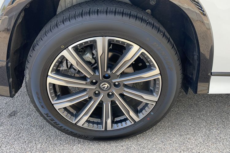 Used CHANGAN CS75 PLUS 2024 3rd Generation Champion Edition 2.0T Intelligent Drive Performance Model Exterior 3