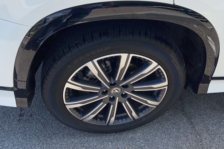 Used CHANGAN CS75 PLUS 2024 3rd Generation Champion Edition 2.0T Intelligent Drive Performance Model Exterior 3