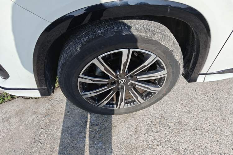 Used CHANGAN CS75 PLUS 2024 3rd Generation Champion Edition 1.5T Intelligent Drive Dynamic Model Exterior 4
