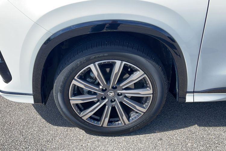 Used CHANGAN CS75 PLUS 2024 3rd Generation Champion Edition 2.0T Intelligent Drive Performance Model Exterior 4