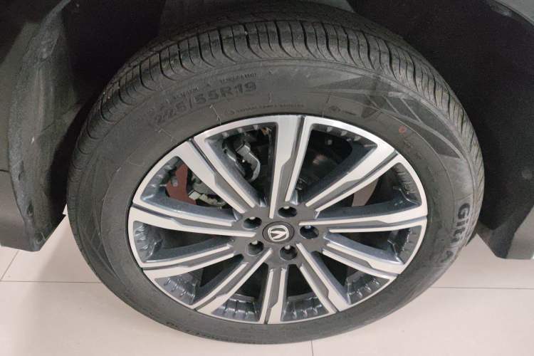 Used CHANGAN CS75 PLUS 2024 3rd Generation Champion Edition 1.5T Intelligent Drive Dynamic Model Exterior 5